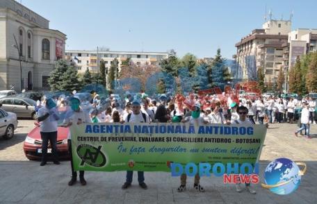 Vezi ce le-a transmis prefectul Costică Macaleţi participanţilor la mitingul antidrog