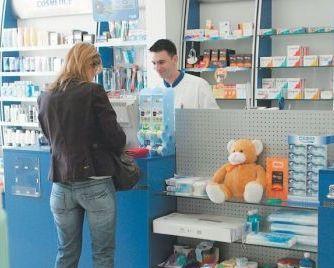 Interzis farmaciilor in centre comerciale