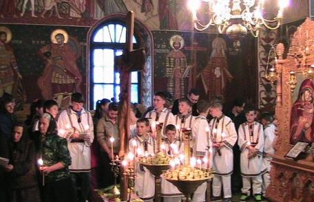 IBĂNEŞTI: Şcoala şi Biserica parteneriat pentru educaţie „Sărbătoarea Paştelui bucuria copiilor”