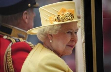 Regina Angliei anunţă măsuri împotriva imigranţilor