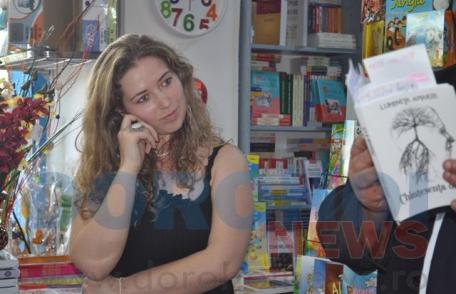 Luminița Amarie, tînăra din Ibănești, și-a lansat volumul de poezii la Dorohoi VIDEO/FOTO