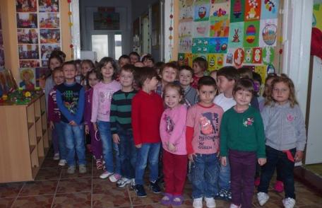 Peste 1000 de lucrări înscrise la concursul „Minunea Învierii”, organizat de Grădiniţa nr. 4 Dorohoi
