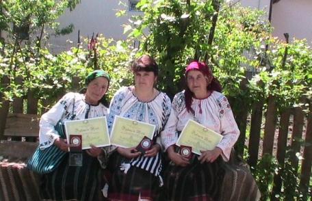 Meşteri populari ibănişteni premiaţi la Botoşani