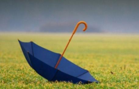 Prognoza meteo pe următoarele trei zile. Ploile se răresc, dar vremea rămâne instabilă