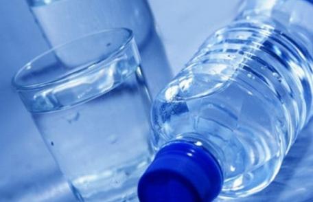 Două eleve de 8 ani din Broscăuți au încercat să își otrăvească o colegă