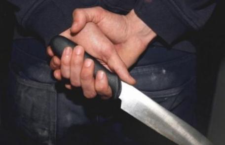 O adolescentă a fost înjunghiată de iubitul ei, supărat că fata nu a vrut să fugă cu el de acasă