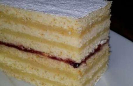 Prăjitură cu foi și cremă de griș