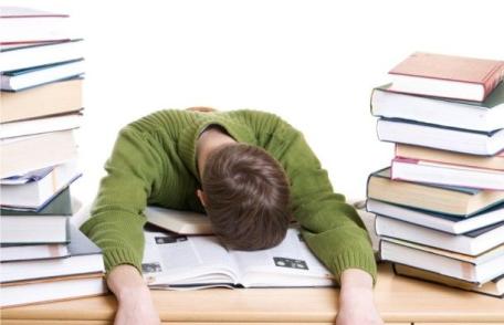 Înveţi pentru examene? Specialiştii îţi recomandă cele mai bune metode