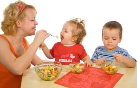 Veste bună pentru mămici. Bone pentru toţi copiii, cu bani de la Primărie