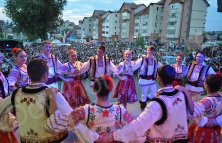 Zilele Copilului Dorohoi 2013: Distracție și voie bună în a treia zi de spectacol – VIDEO/FOTO