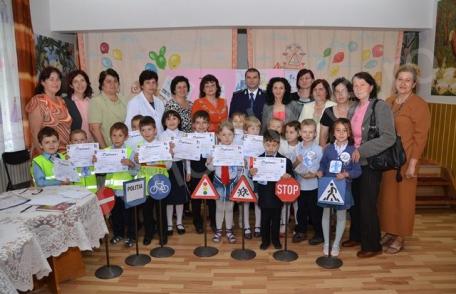 Etapa zonală a concursului „Micii pietoni” la Grădinița nr.9 Dorohoi - FOTO