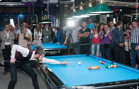 Uvertura Mall a inaugurat ieri, 7 iunie, clubul de bowling si biliard Chicago