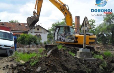 Clădirile fostei Unități Militare din Dorohoi, demolate pentru a face loc market-ului Penny 