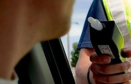 Dorohoian prins băut la volan de către polițiștii rutieri pe strada Poștei din Dorohoi