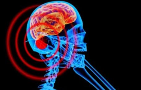 Atenție la folosirea telefonului mobil! Cum ne protejăm de radiații