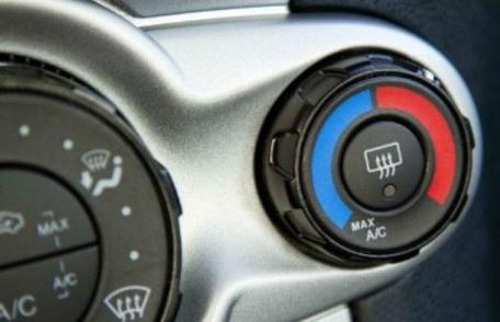 Când trebuie verificată instalaţia de aer condiţionat din autoturism ?