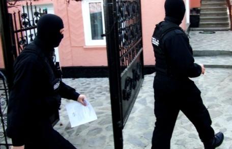 Percheziții în această dimineață, pentru destructurarea unei grupări infracționale specializate în înșelăciuni