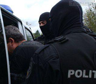 NEWS ALERT: Trei persoane reţinute pentru contrabandă cu ţigări în cadrul unei operaţiuni DIICOT