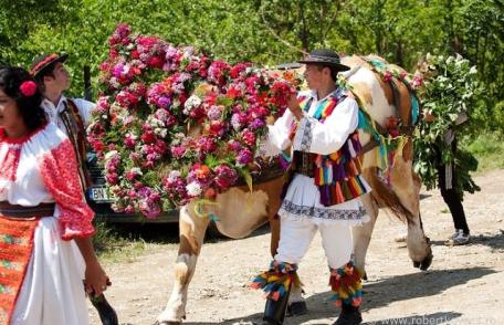 Tradiţii şi obiceiuri la români. De ce se poartă ustoroi