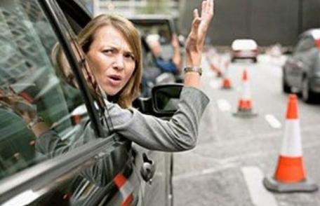 Apare o nouă lege! Încălcaţi regulile de circulaţie în străinătate, amenda vine în România