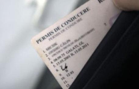 Șoferi depistați fără permis de conducere și conducând un vehicul cu numere false