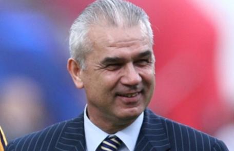 Iordănescu SE RETRAGE din cursa pentru şefia FRF. „Îl susţin pe Popescu!”