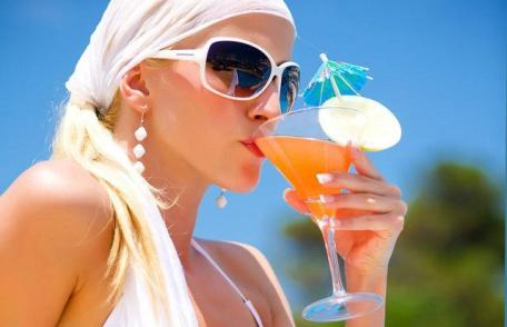 5 greșeli pe care le faci la plajă și îți pot distruge pielea