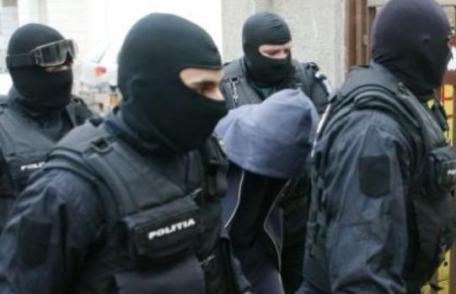 43 de percheziţii domiciliare pentru destructurarea unei reţele de contrabandă cu ţigări