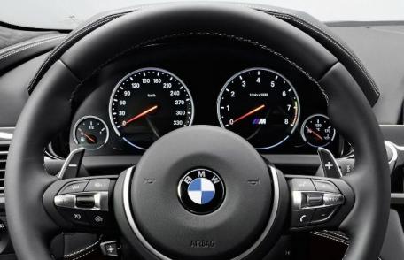 Un botoşănean, plecat în concediu la Mamaia, a rămas fără BMW