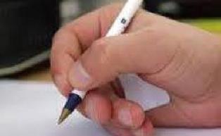 Cadru didactic eliminat din examenul de definitivat pentru că a fost prins cu fițuici