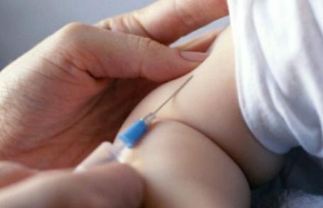 Medicii români recomandă vaccinarea pneumococică pentru copiii cu vârste până la 2 ani