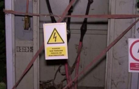 Un tânăr suceavean s-a electrocutat după ce a confundat un transformator electric cu... o toaletă