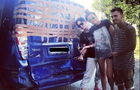 Antonia şi dansatorii ei, implicaţi într-un accident rutier. Maşina în care se aflau s-a făcut praf