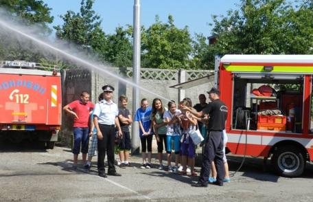 Prima serie de elevi a absolvit cursurile şcolii de vară în domeniul situaţiilor de urgenţă