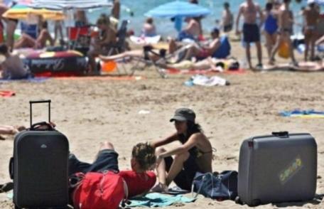 Reprezentant al unei agenții de turism, reținut după ce a vândut 30 de vacanțe false