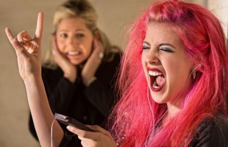 O mare problemă de sănătate îi pândeşte pe adolescenţi: 1 din 5 prezintă deja simptome