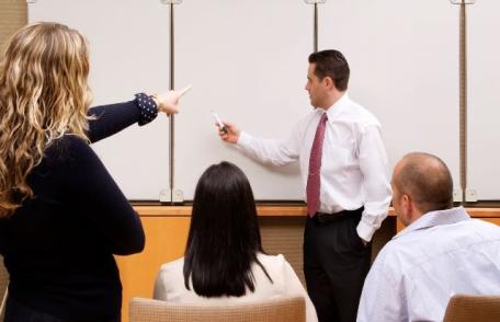 EURES: Se caută manageri de proiect și de restaurant