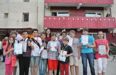 Concursul naţional de şah şi informatică, desfăşurat în Tabăra „Codrii de Aramă”, Agafton a luat sfârșit - FOTO