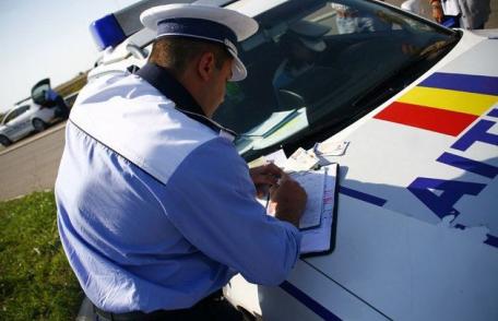 Bărbat din Dumbrăvița, depistat în trafic conducând o motocicletă cu numere false