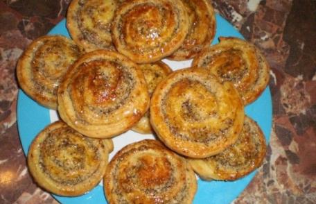 Cuib de viespe cu nucă și miere de albine