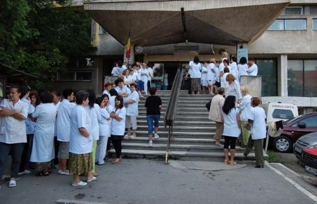 Medicii anunţă proteste în toată ţara: „Condiţia noastră este dublarea salariilor medicilor rezidenţi”