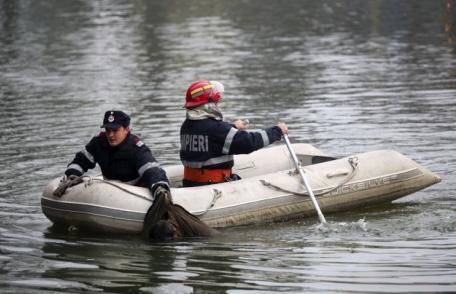 Tragic! Trupul neînsufleţit al unui tânăr înecat în Siret, recuperat de pompieri