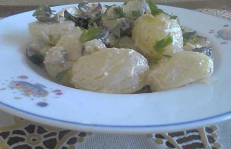 Salată de cartofi cu vinete