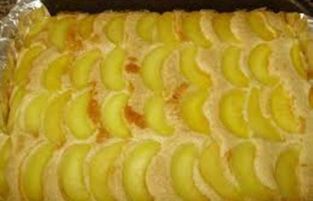 Prăjitură cu piersici și cocos