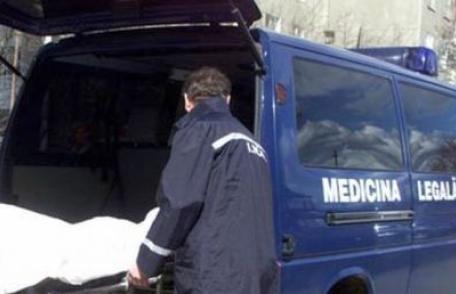 O femeie de 70 de ani și-a pus capăt zilelor într-o anexă din gospodărie