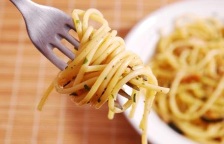 Spaghete picante cu ton