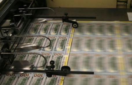 Trei miliarde de dolari au fost tipărite greşit la o bancă din Washington. La cât se ridică paguba