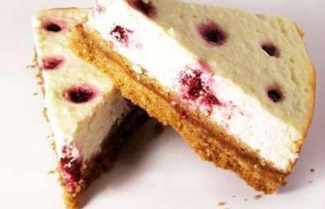 Prăjitură cu brânză și mure