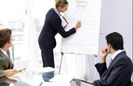 ANAF trimite angajaţii la cursuri de comunicare externă