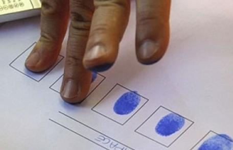 Arestat pentru neplata taxei auto pentru mai multe maşini importate